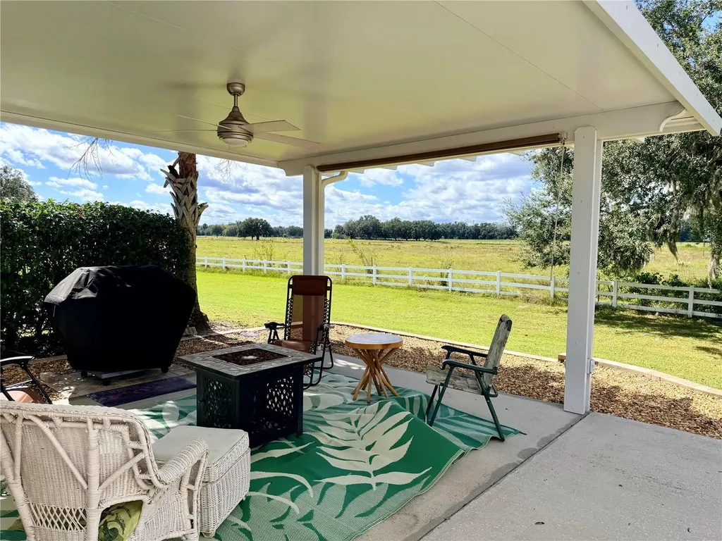 9588 SE 47th Way Webster FL 33597