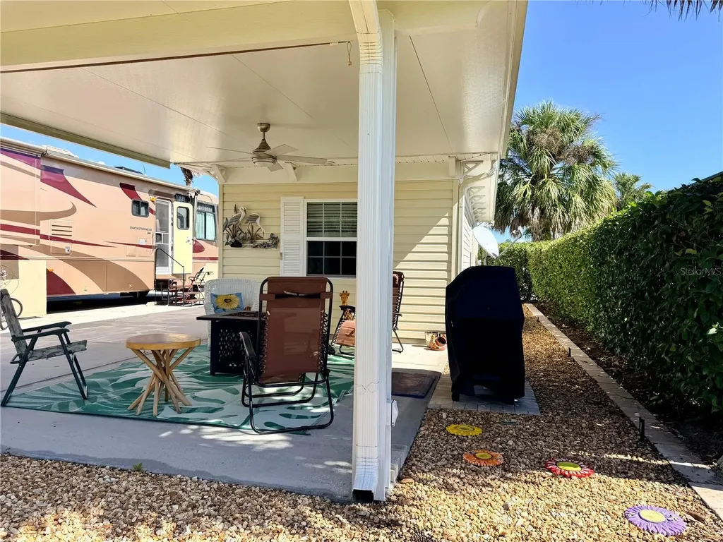 9588 SE 47th Way Webster FL 33597