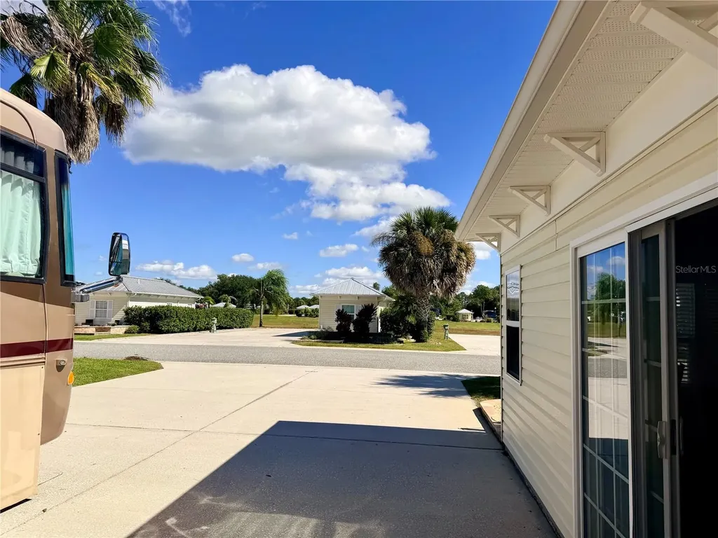9588 SE 47th Way Webster FL 33597