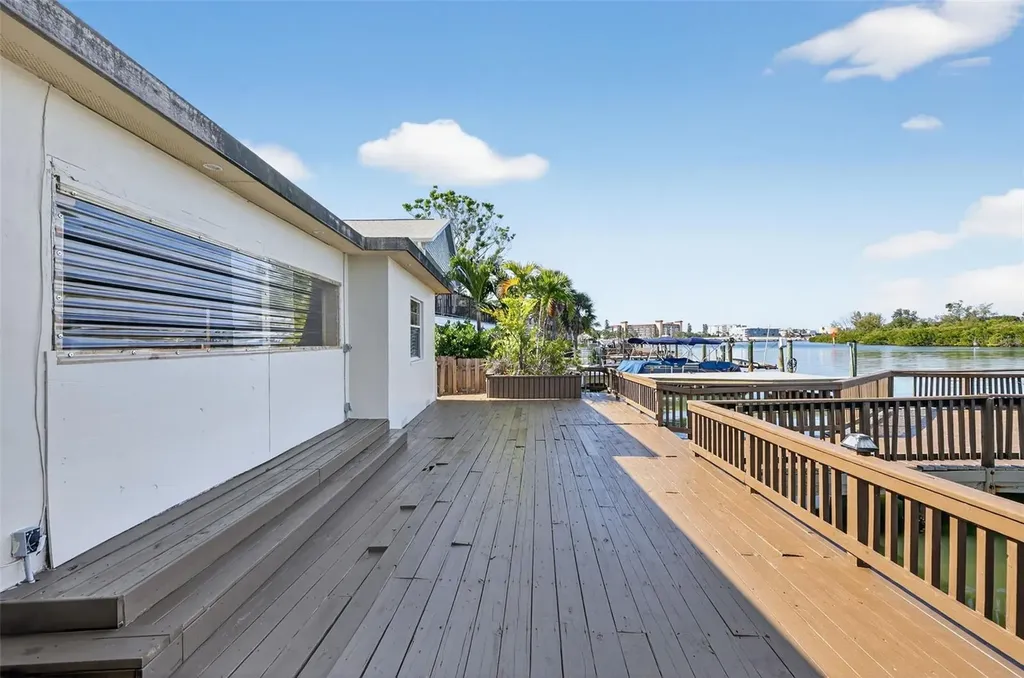 566 182nd Avenue E Redington Shores FL 33708
