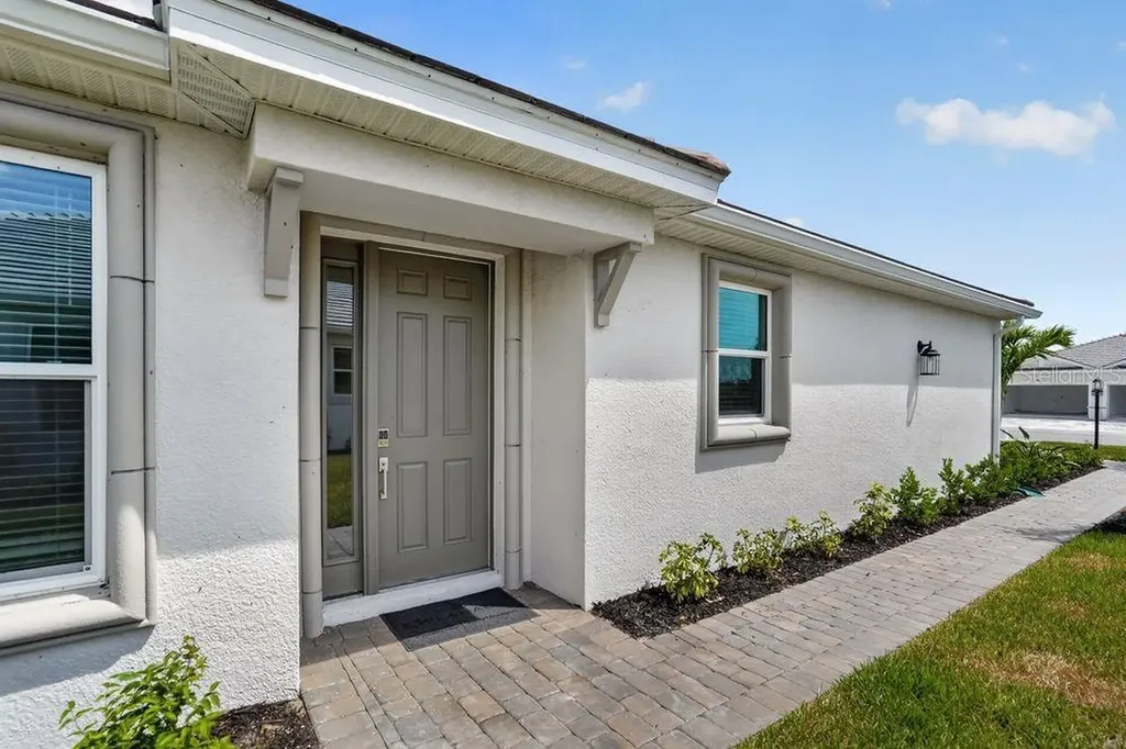 7758 Waning Moon Way Sarasota FL 34241