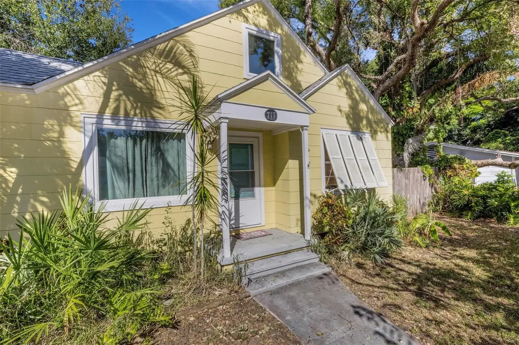 717 12th Avenue N St Petersburg FL 33701