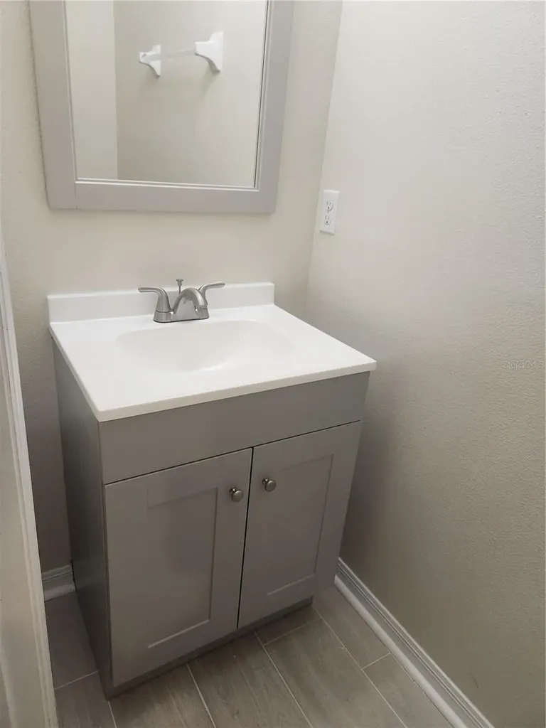 1049 N Honey Blossom Drive N Orlando FL 32824