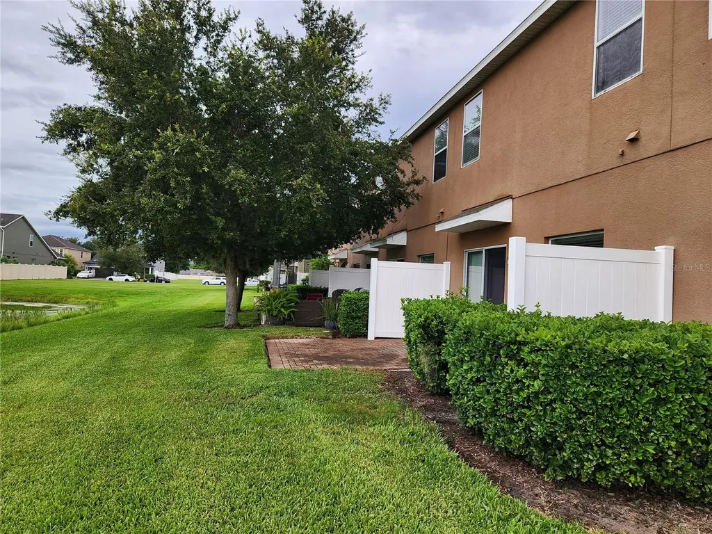 1049 N Honey Blossom Drive N Orlando FL 32824
