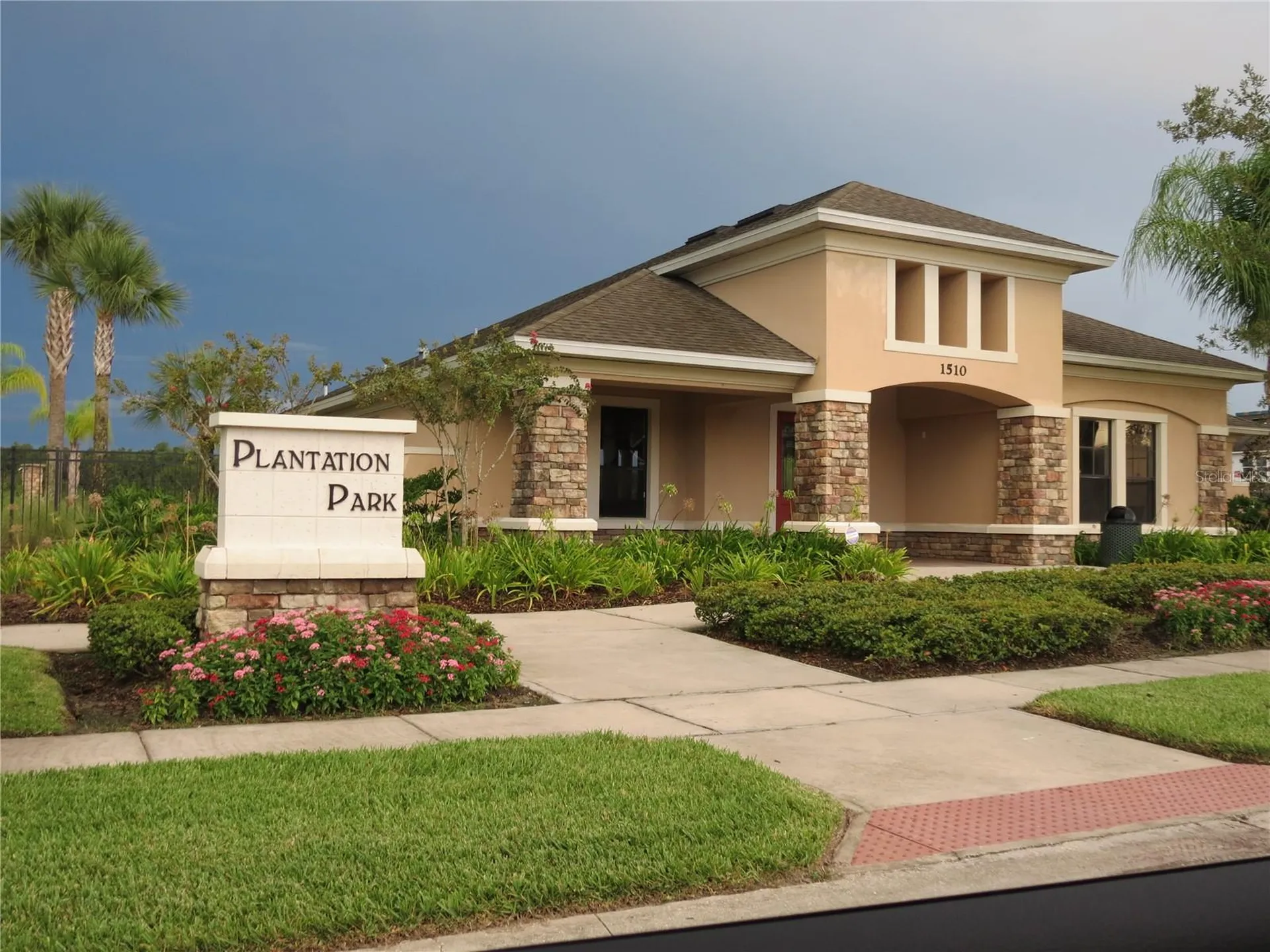 1049 N Honey Blossom Drive N Orlando FL 32824
