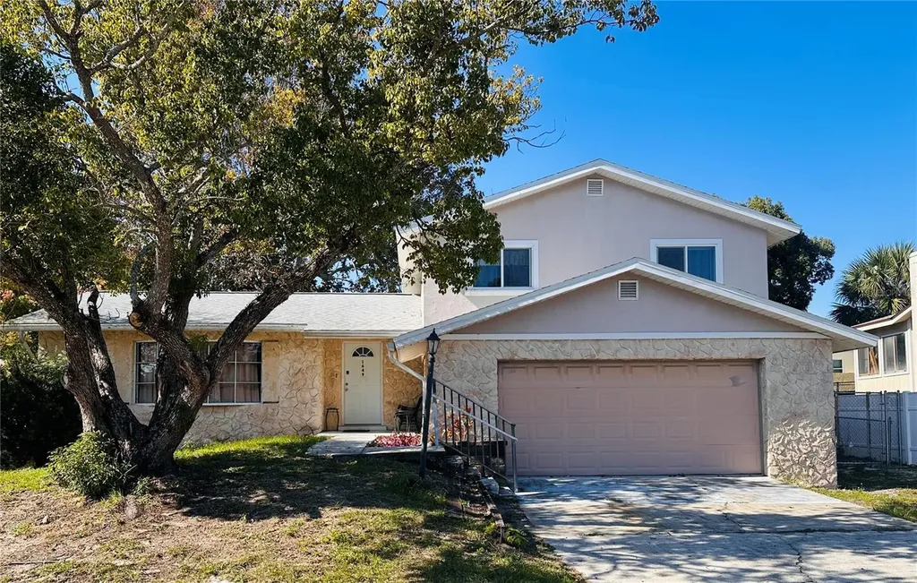 1649 E Shangri La Drive Daytona Beach FL 32119