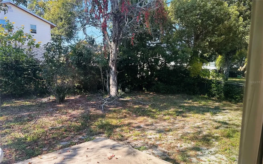 1649 E Shangri La Drive Daytona Beach FL 32119