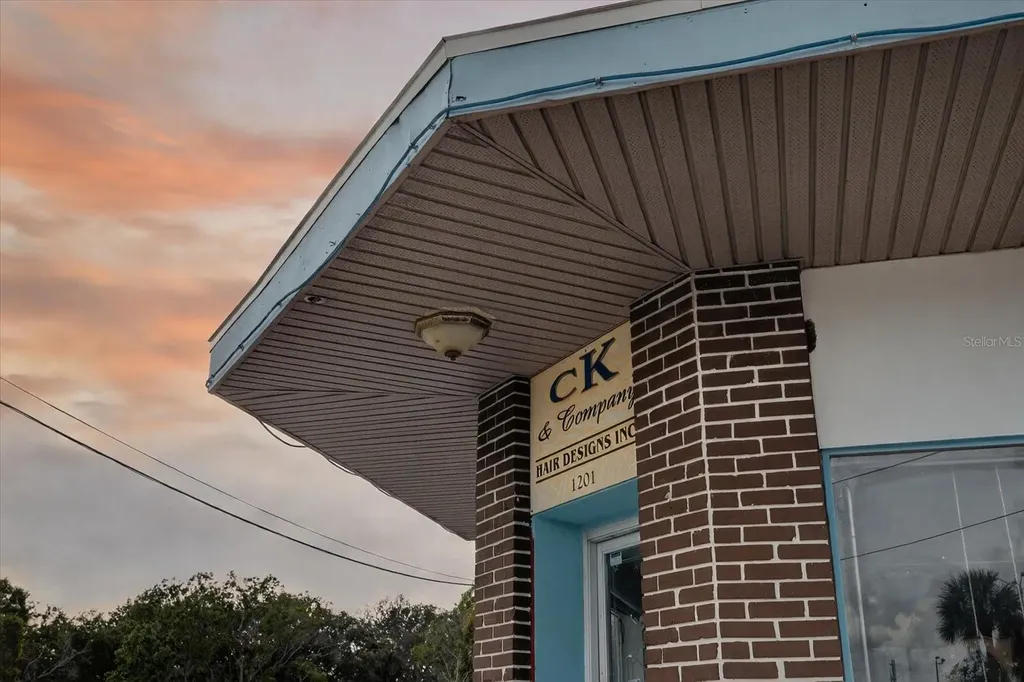 1201 N Pinellas Avenue Tarpon Springs FL 34689