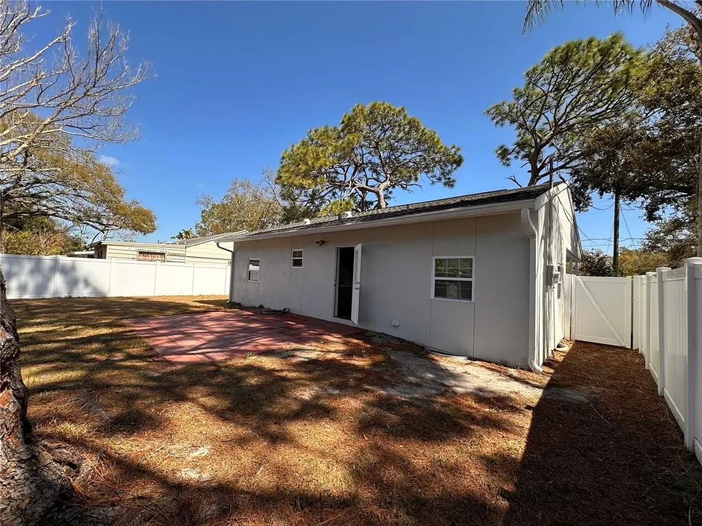 216 David Avenue Clearwater FL 33759