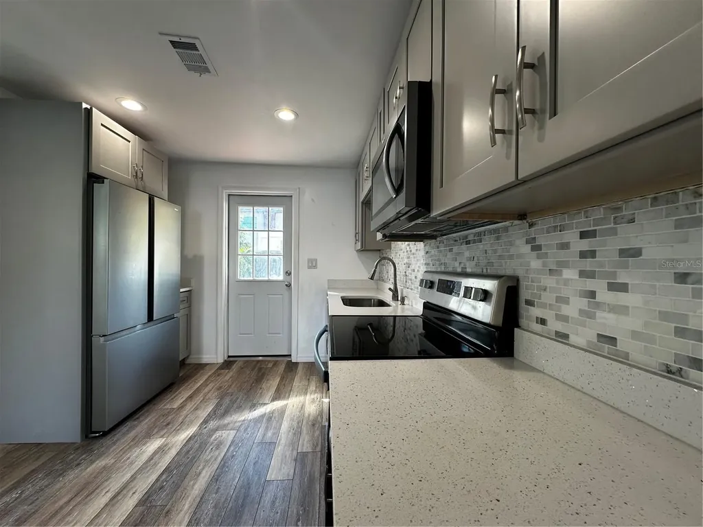 216 David Avenue Clearwater FL 33759