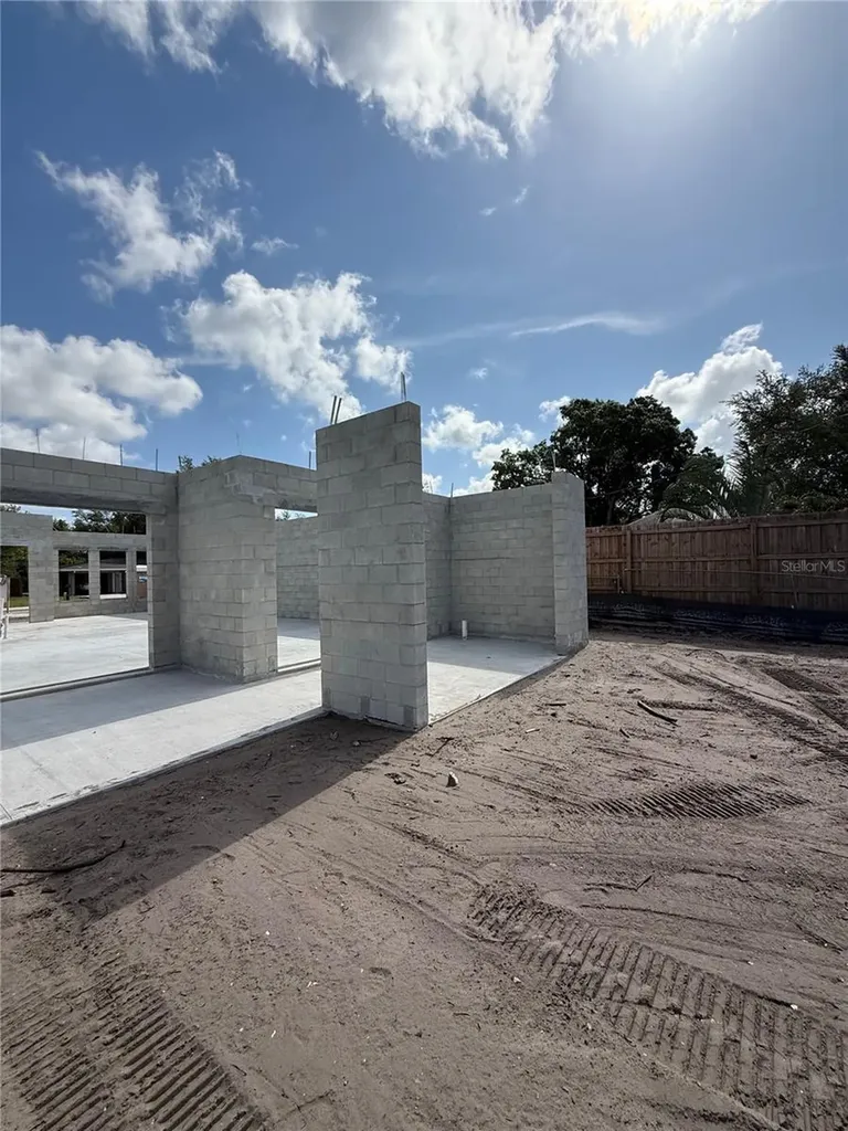 2232 Grove Street Sarasota FL 34239