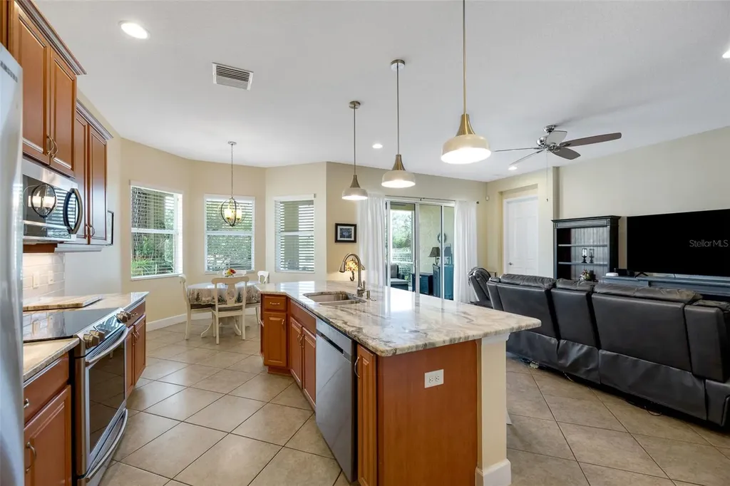 1649 Emerald Dunes Drive Sun City Center FL 33573