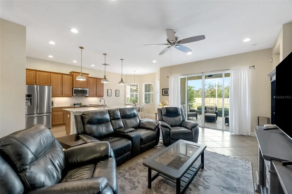 1649 Emerald Dunes Drive Sun City Center FL 33573