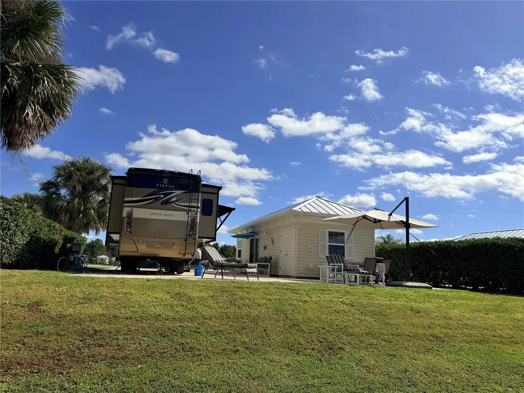 9594 SE 47th Way Webster FL 33597