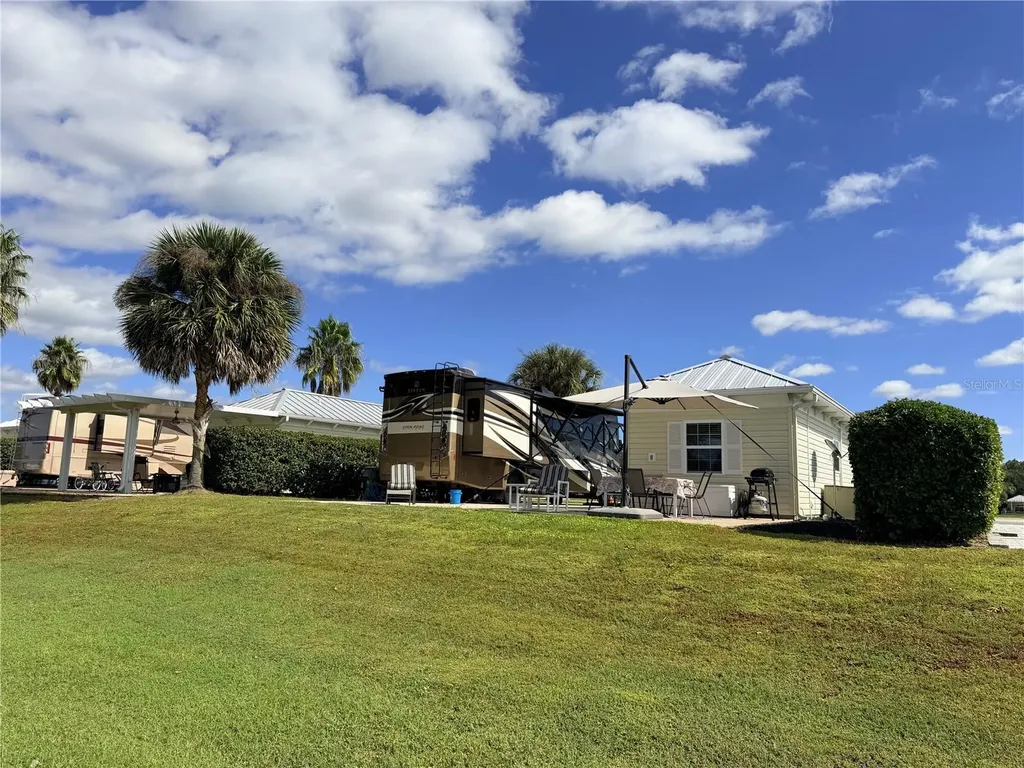 9594 SE 47th Way Webster FL 33597