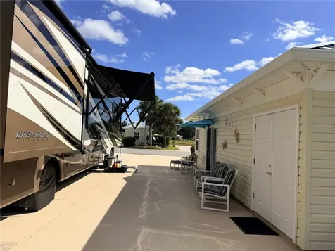 9594 SE 47th Way Webster FL 33597