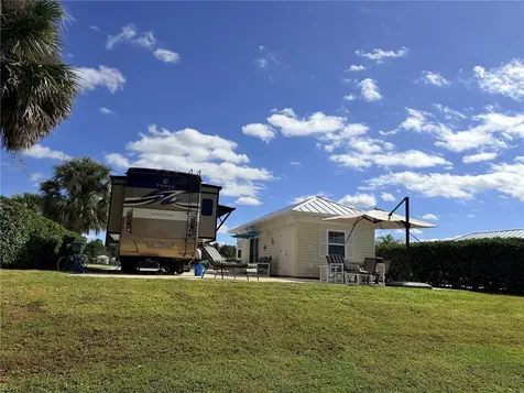 9594 SE 47th Way Webster FL 33597