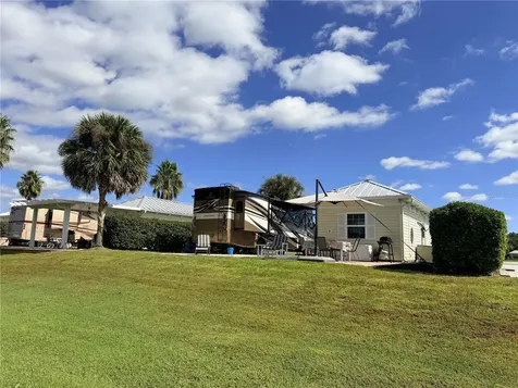 9594 SE 47th Way Webster FL 33597