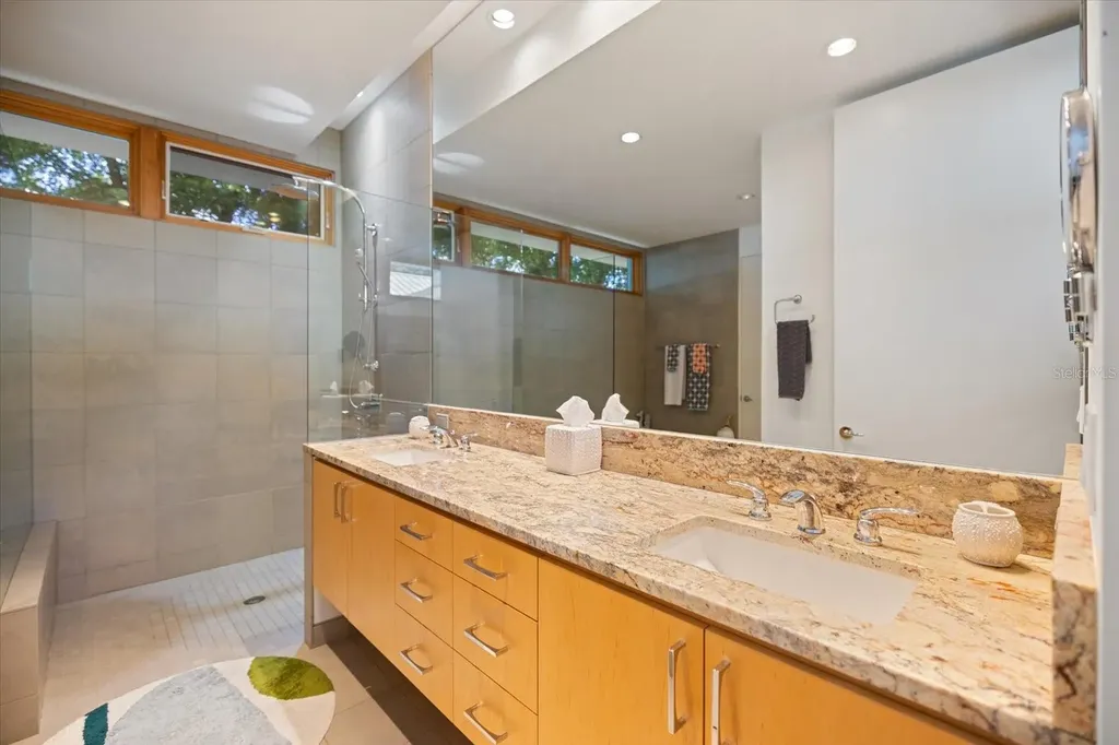 1739 Cherokee Drive Sarasota FL 34239