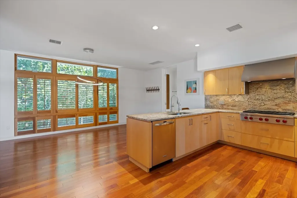 1739 Cherokee Drive Sarasota FL 34239