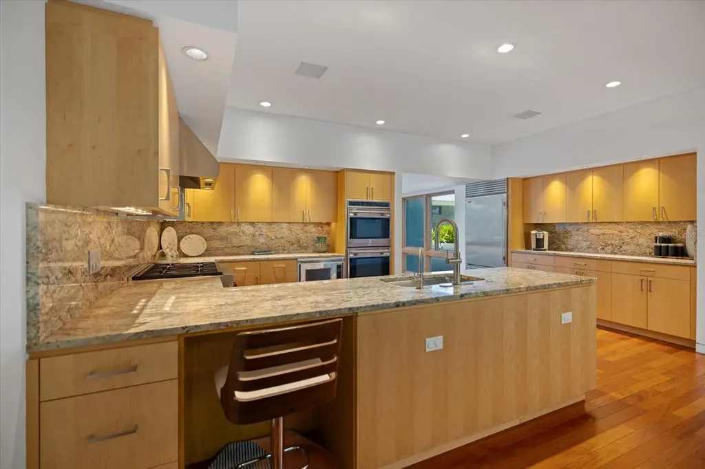1739 Cherokee Drive Sarasota FL 34239