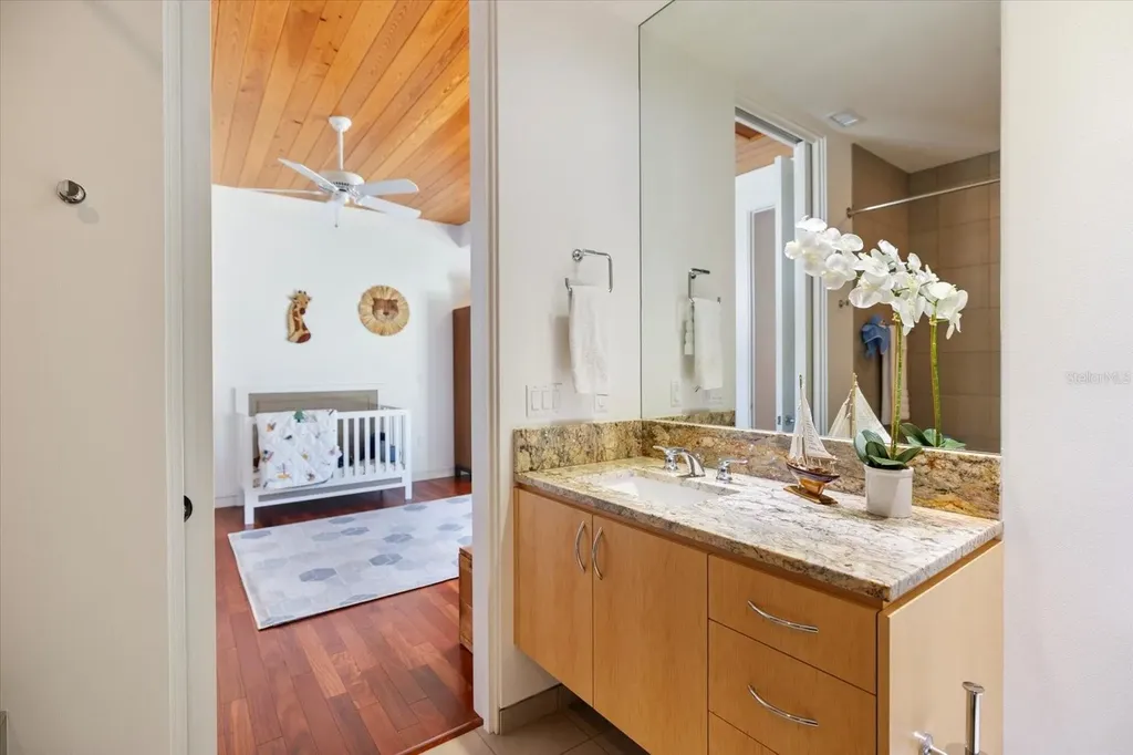 1739 Cherokee Drive Sarasota FL 34239