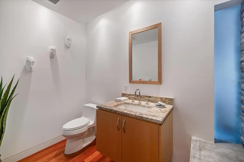 1739 Cherokee Drive Sarasota FL 34239
