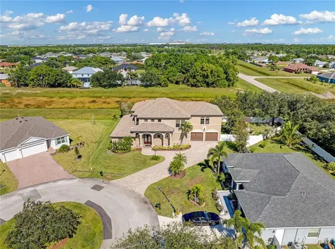 5811 NW Blue Bonnet Court Port St Lucie FL 34986
