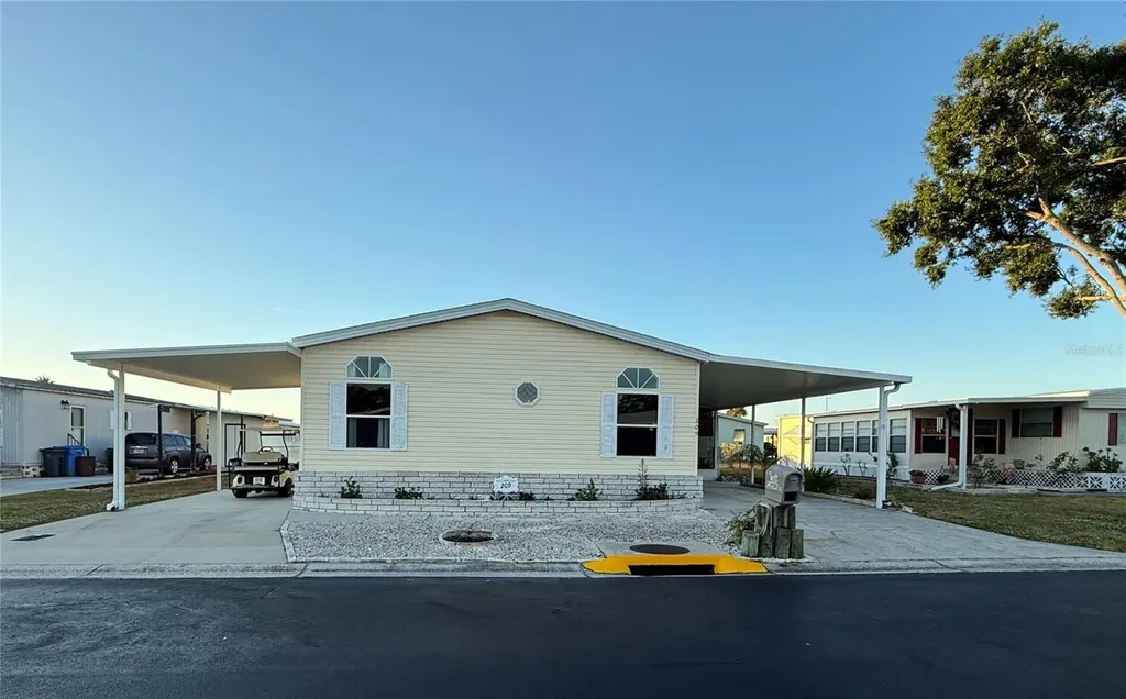 209 N Saint Thomas Circle Apollo Beach FL 33572