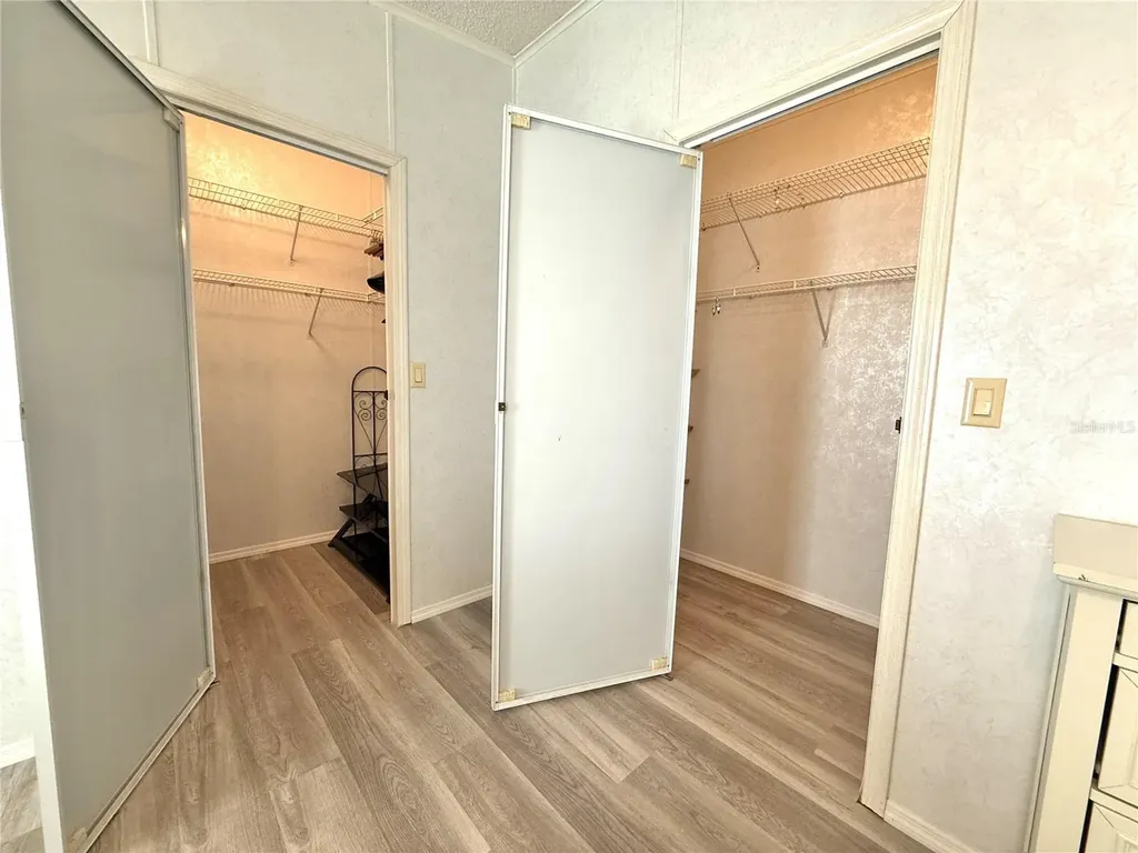 209 N Saint Thomas Circle Apollo Beach FL 33572