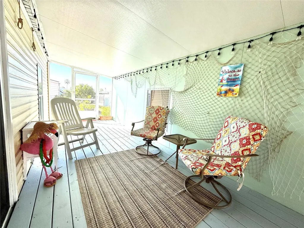 209 N Saint Thomas Circle Apollo Beach FL 33572