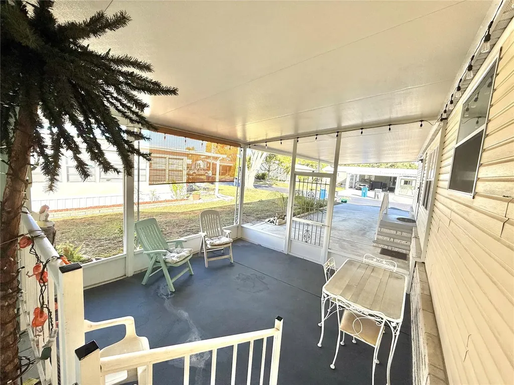 209 N Saint Thomas Circle Apollo Beach FL 33572