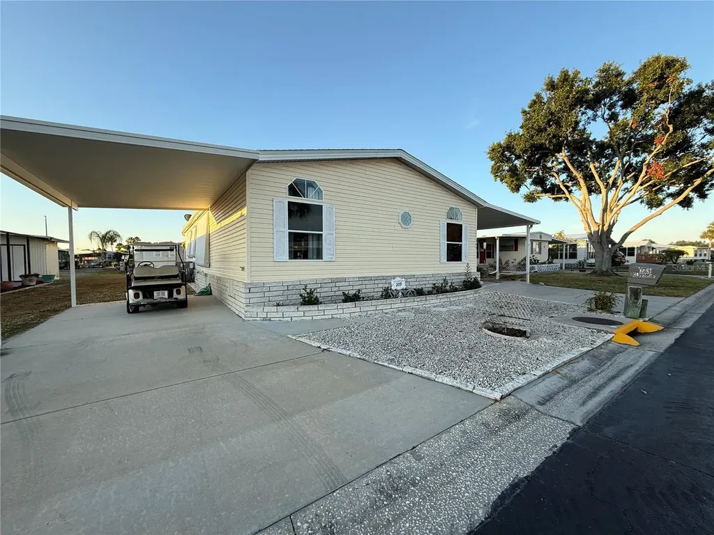 209 N Saint Thomas Circle Apollo Beach FL 33572