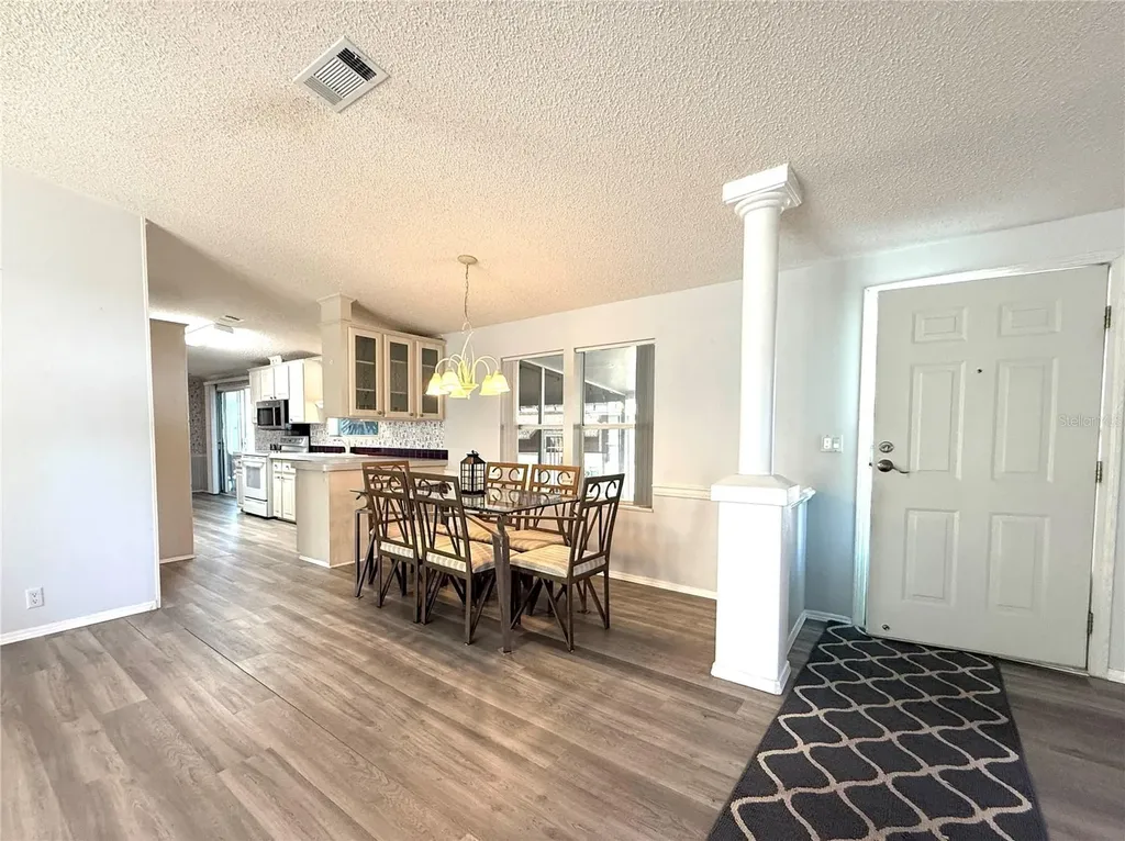 209 N Saint Thomas Circle Apollo Beach FL 33572