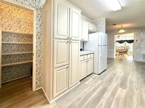 209 N Saint Thomas Circle Apollo Beach FL 33572