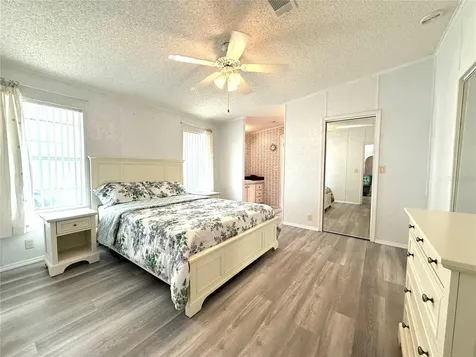 209 N Saint Thomas Circle Apollo Beach FL 33572