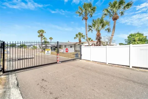 209 N Saint Thomas Circle Apollo Beach FL 33572