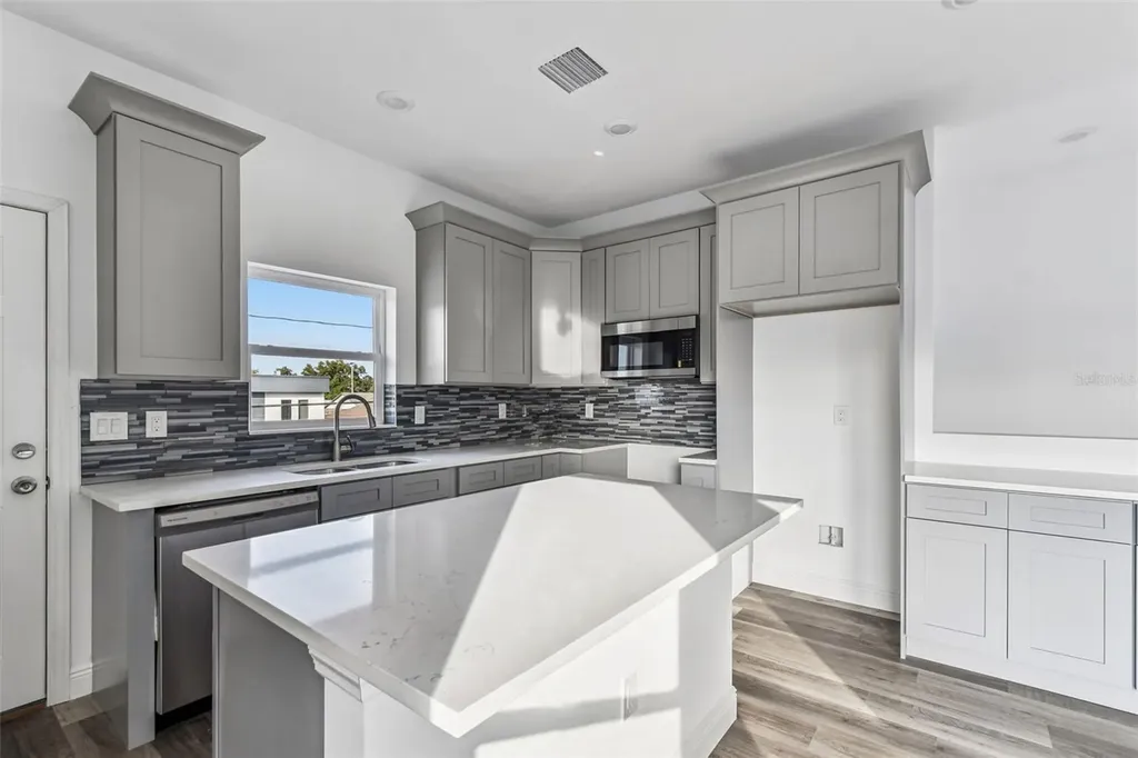2313 E Columbus Drive Tampa FL 33605