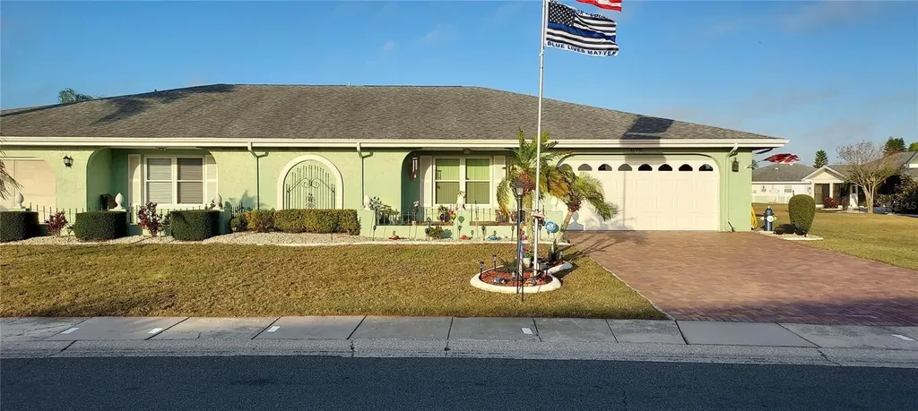 906 Bluewater Drive Sun City Center FL 33573