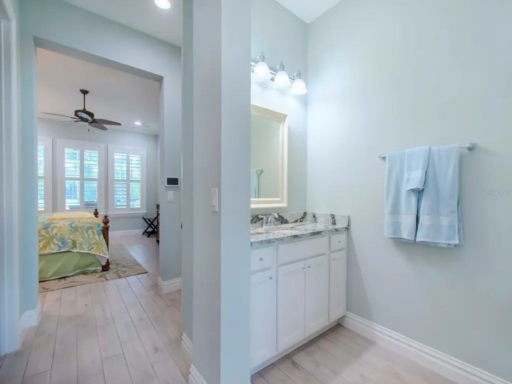 717 Manns Harbor Drive Apollo Beach FL 33572