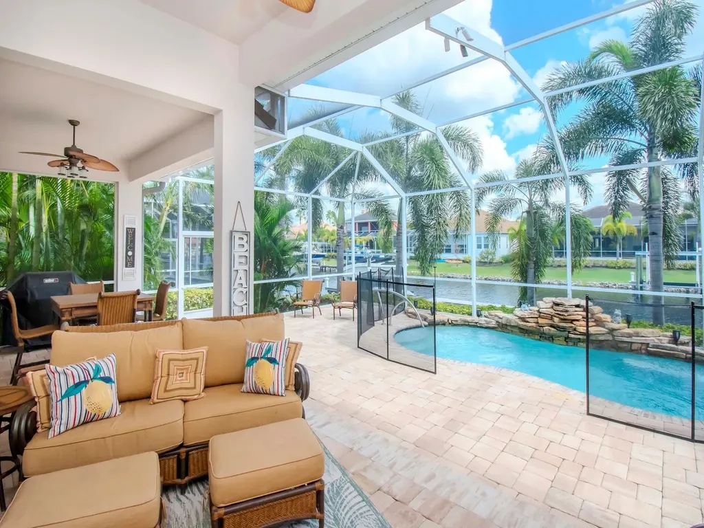 717 Manns Harbor Drive Apollo Beach FL 33572