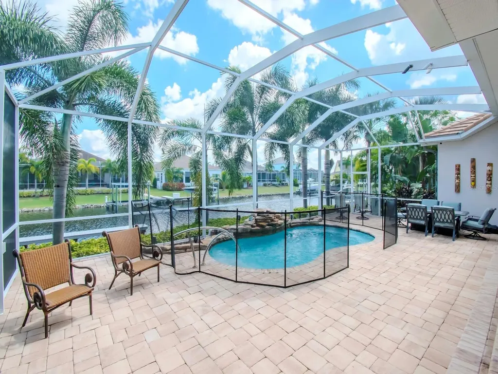 717 Manns Harbor Drive Apollo Beach FL 33572
