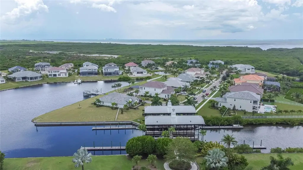 717 Manns Harbor Drive Apollo Beach FL 33572