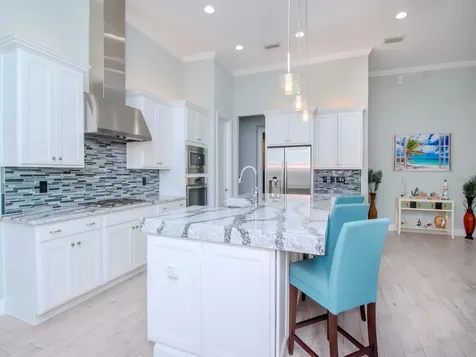 717 Manns Harbor Drive Apollo Beach FL 33572