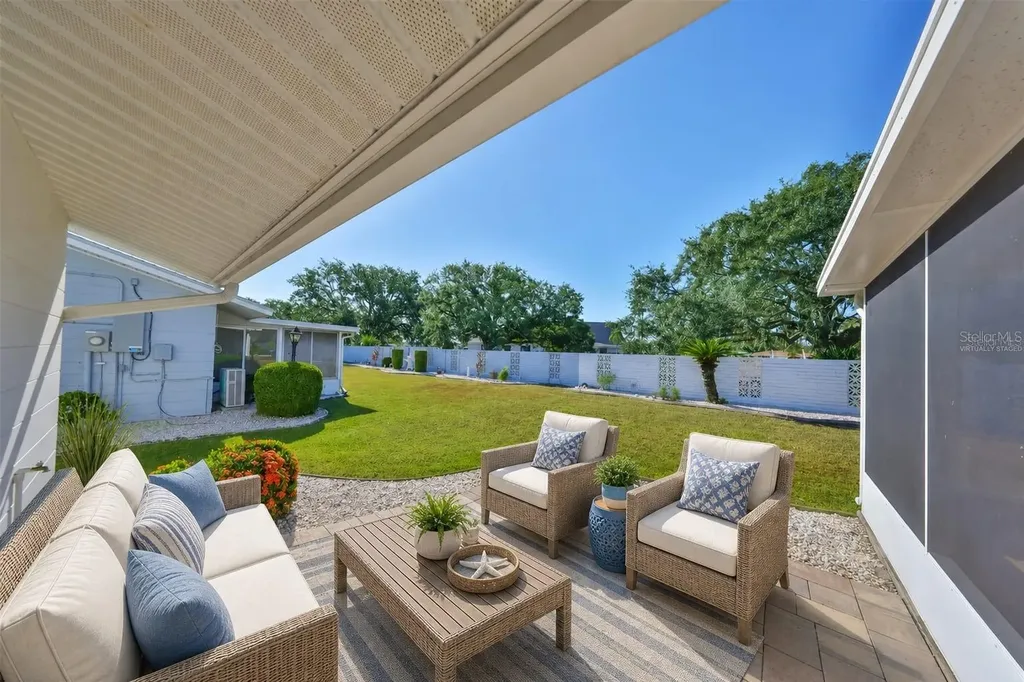 1818 Danbury Drive Sun City Center FL 33573