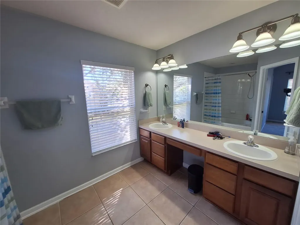 8243 72nd Street E Bradenton FL 34201