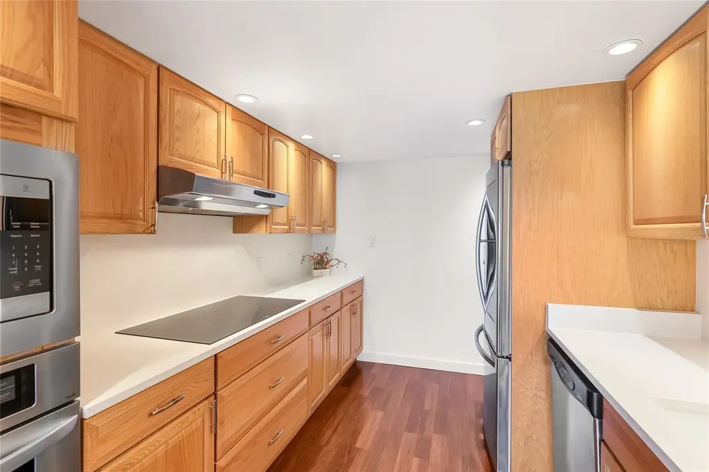 435 S Gulfstream Avenue Sarasota FL 34236