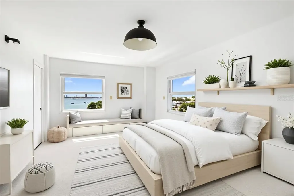435 S Gulfstream Avenue Sarasota FL 34236