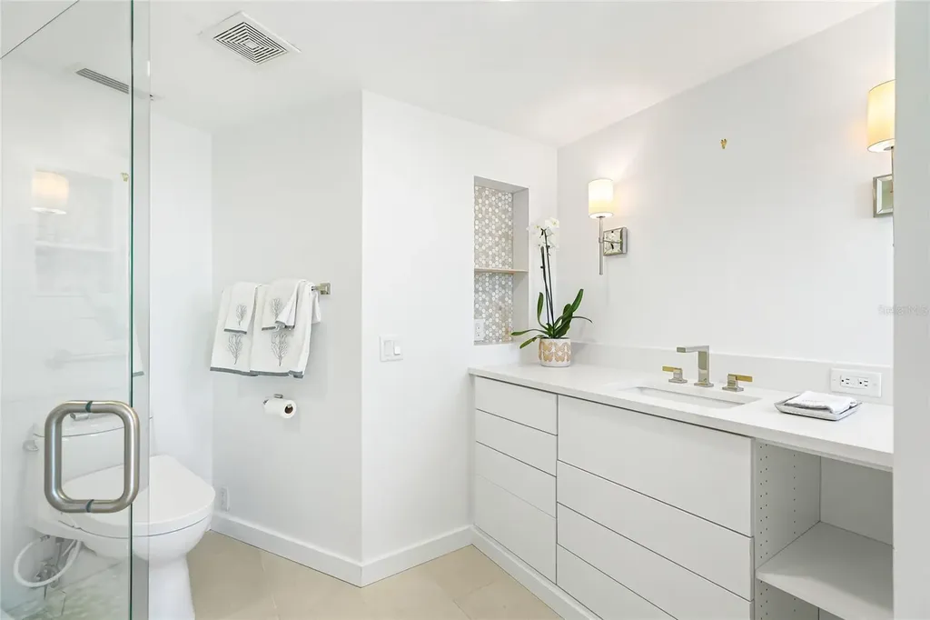 435 S Gulfstream Avenue Sarasota FL 34236