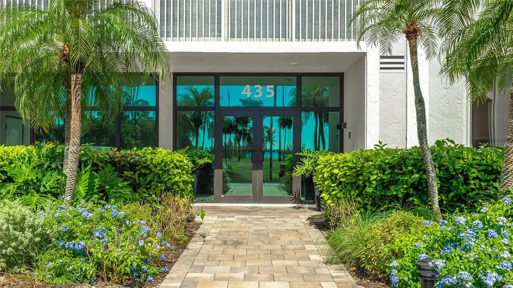435 S Gulfstream Avenue Sarasota FL 34236